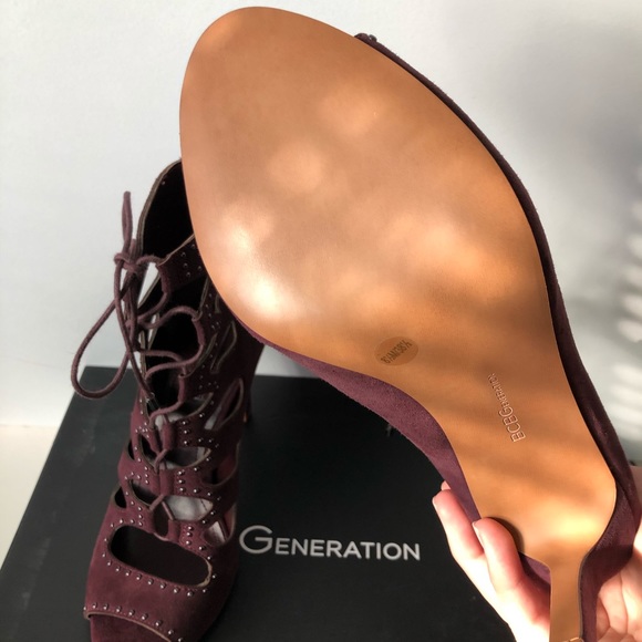 BRAND NEW ~ BCBGeneration "Cherries" Caged Heel - Picture 3 of 4